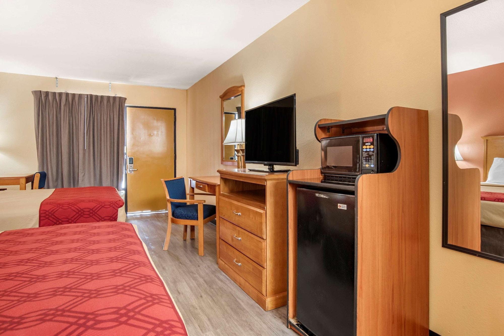 Econo Lodge Inn & Suites Evergreen Exteriér fotografie