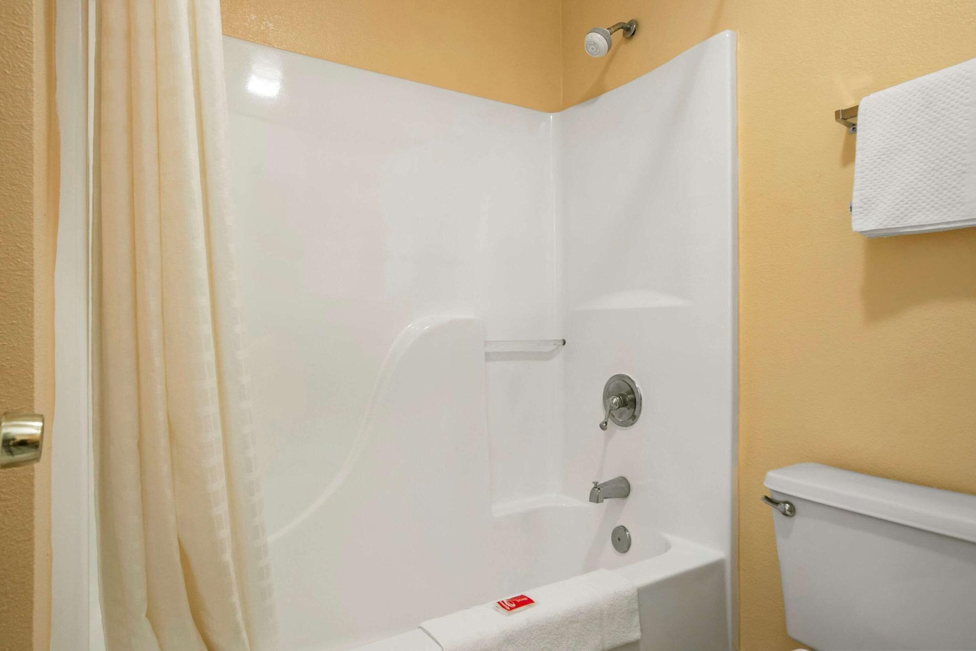 Econo Lodge Inn & Suites Evergreen Exteriér fotografie