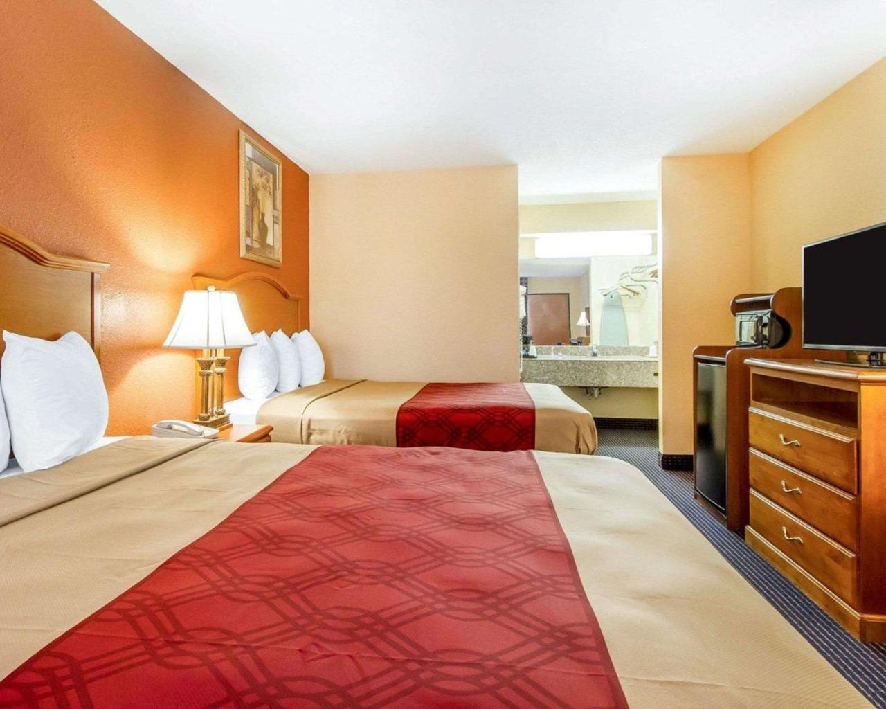 Econo Lodge Inn & Suites Evergreen Exteriér fotografie